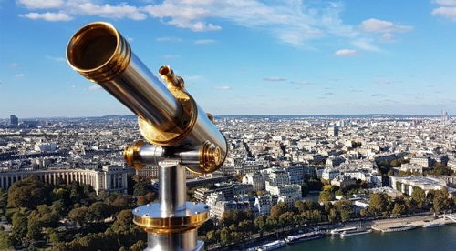 quang cảnh nhìn từ tháp Eiffel