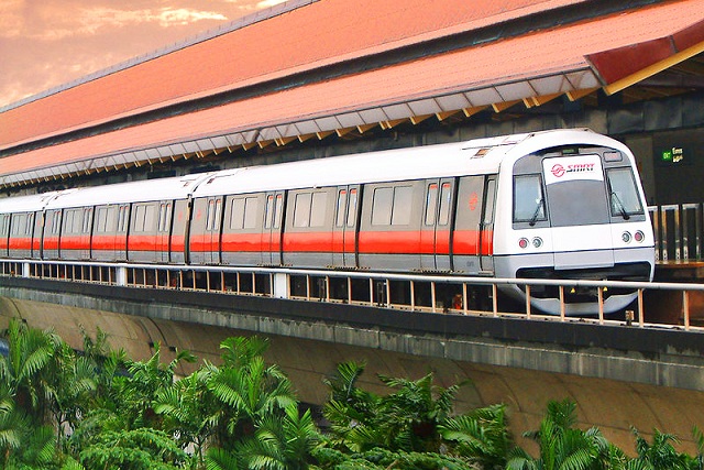 phương tiện đi lại thông dụng tại Sing - tàu MRT